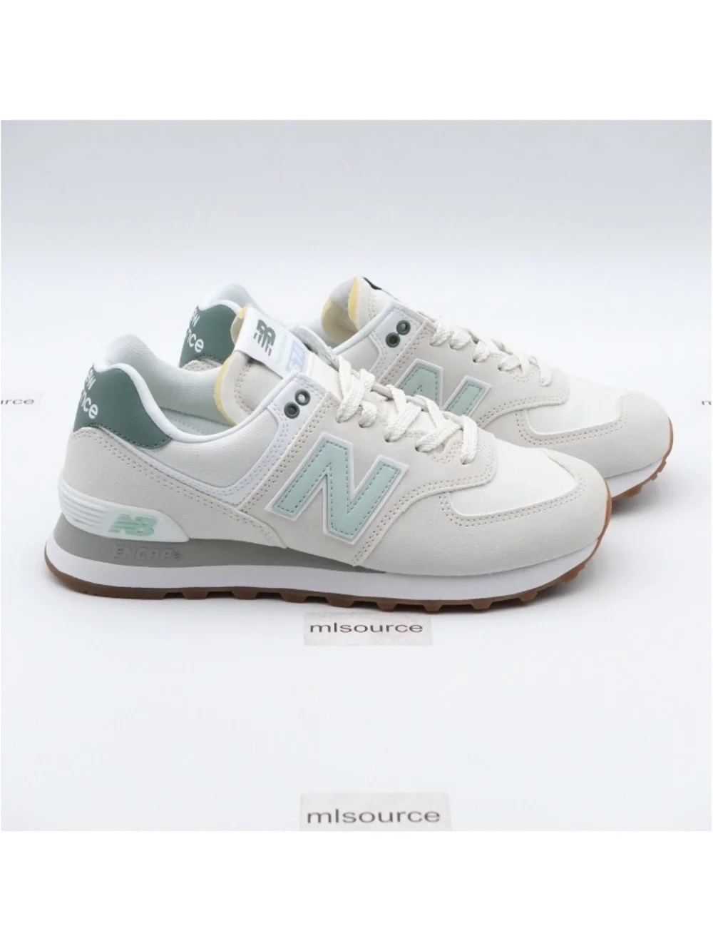 NEW Size 7.5 Women's New Balance 574 Suede Sneakers WL574CGR Sea Salt/New Spruce